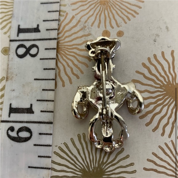 Vintage voodoo enamel mother of pearl gold tone pin brooch - Picture 4 of 5